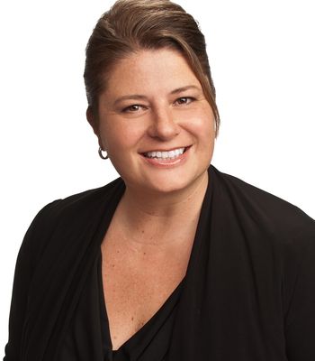 Portrait of Rachel Alexander, REALTOR®.
